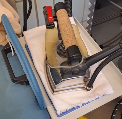 Bügeltisch Rotondi 2520, Bj. 2012 (3)…