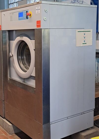 Gewerbe-WSM Electrolux W4240H, Bj. 2011 (2)…